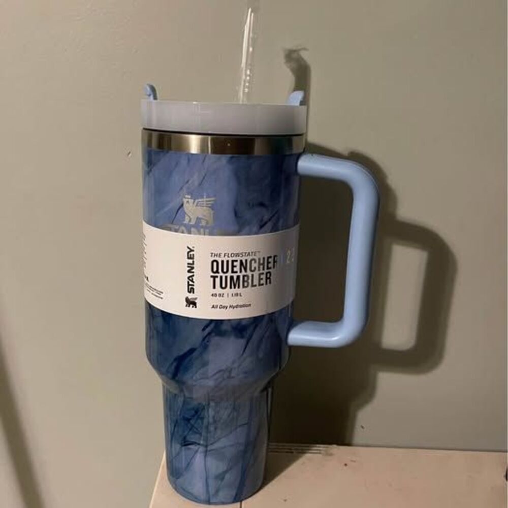 Stanley 40oz Tumbler Quencher Flowstate H2.0 Blue